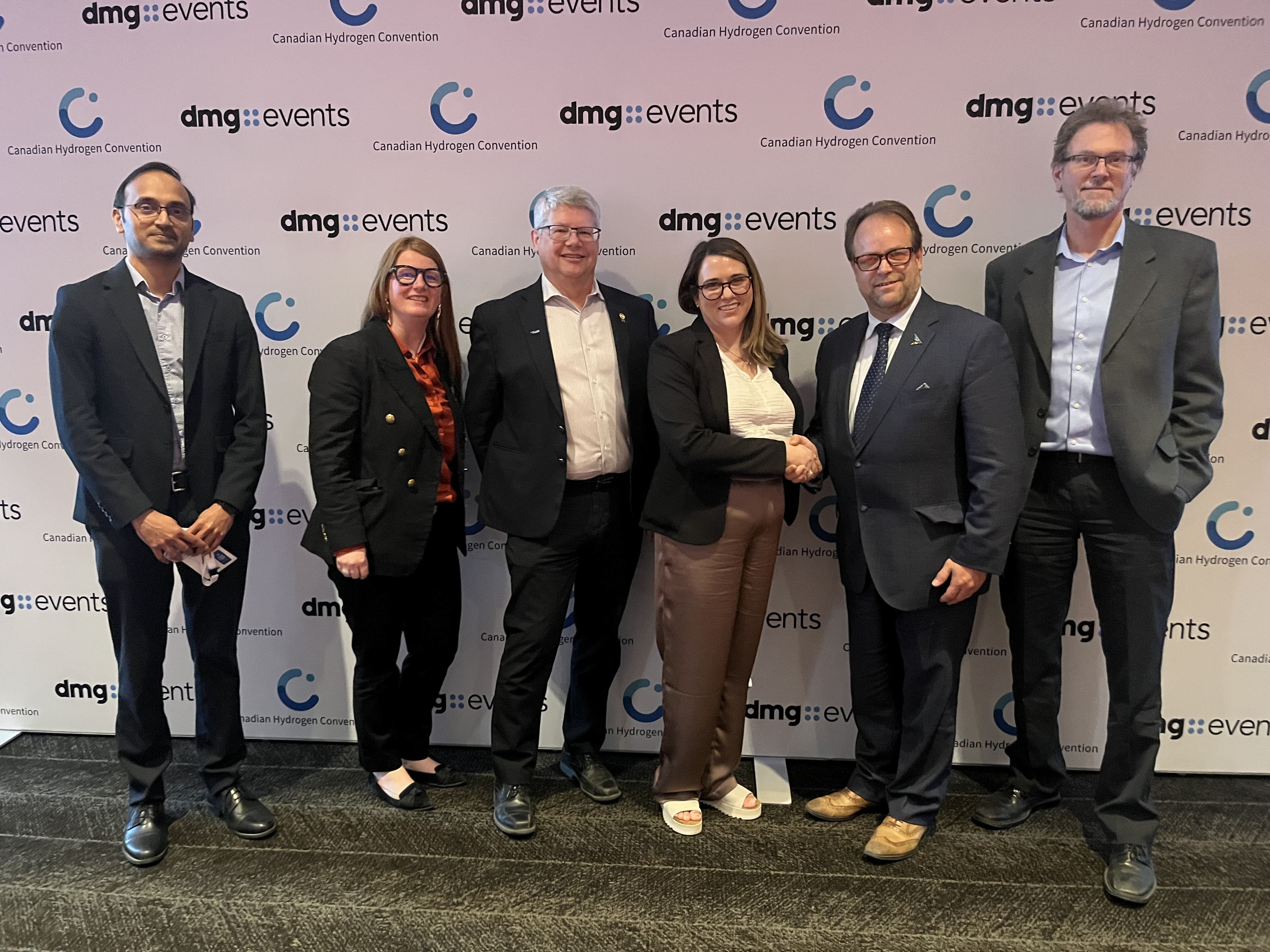 Edmonton International Airport (YEG) and DTI Partner to pioneer hydrogen dual-fuel technology in runway snow sweepers 